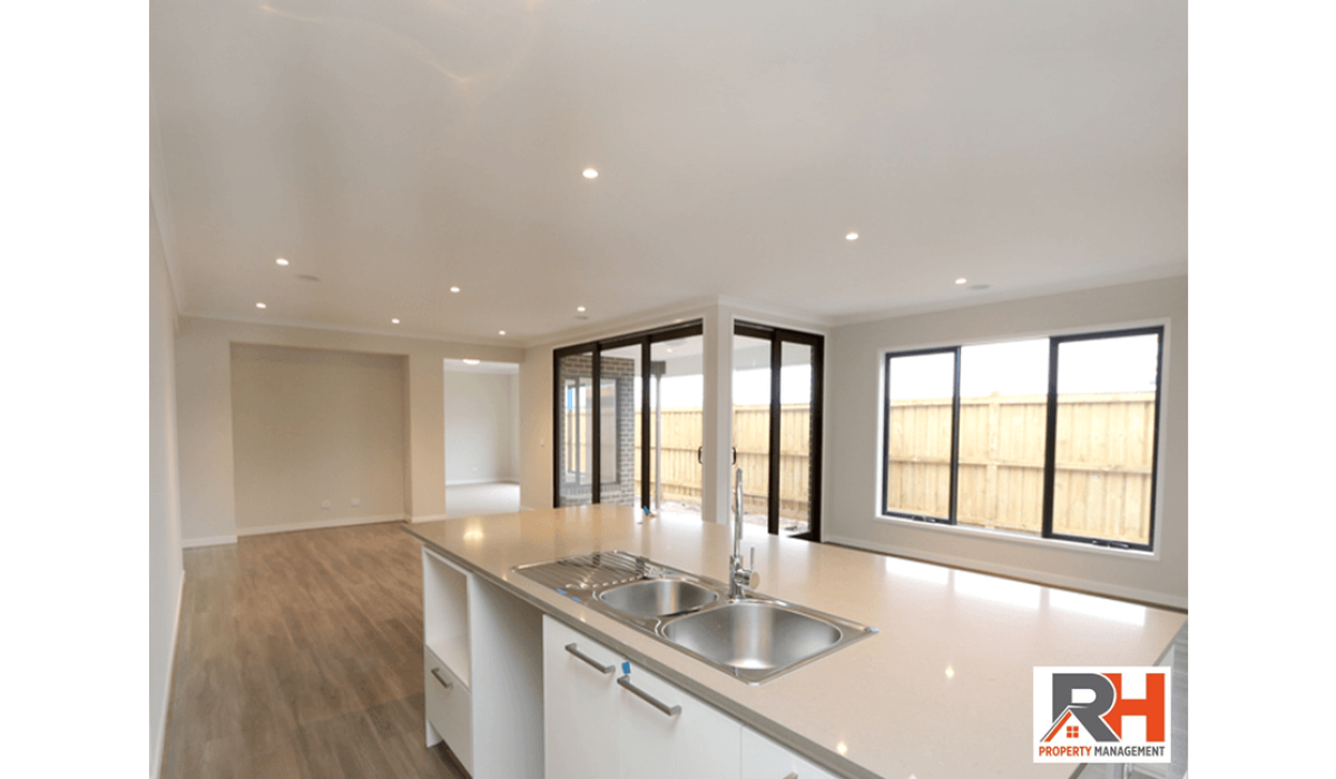 5 Arnott Street, Truganina-2